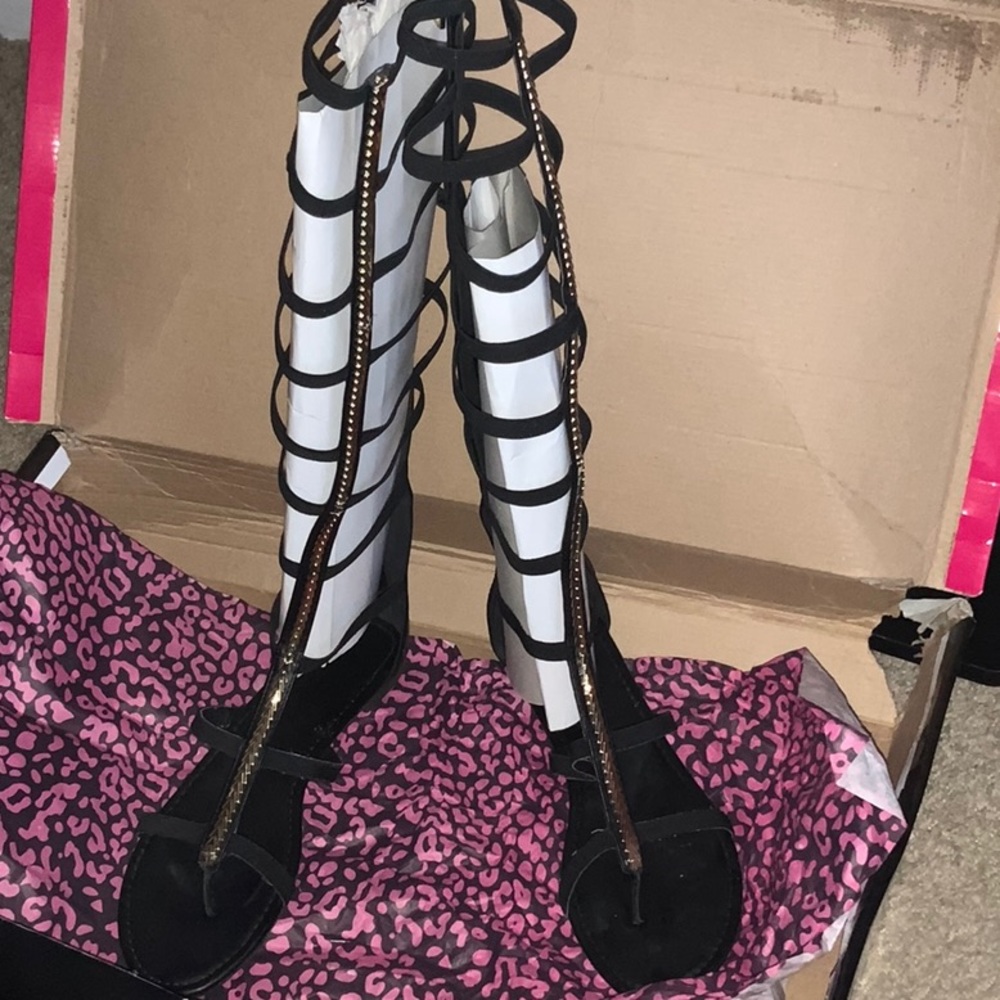 Dollhouse gladiator sandal